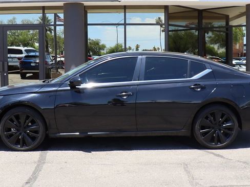 Used 2021 Nissan Altima 2.5 SR FWD image 8