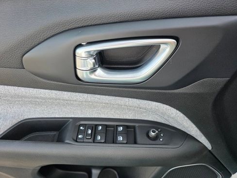 New 2026 Jeep Compass Latitude image 10