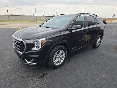 Used 2022 GMC Terrain SLE w/ Driver Convenience Package image 8
