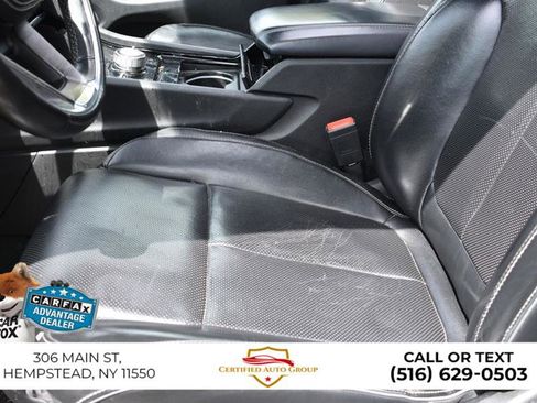 Used 2022 Jeep Grand Cherokee Overland w/ Luxury Tech Group IV AWD/4WD image 9