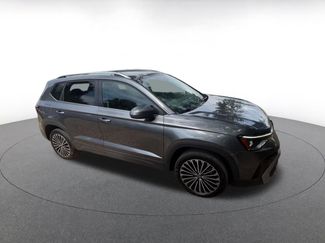 Used 2025 Volkswagen Taos SE FWD video 2