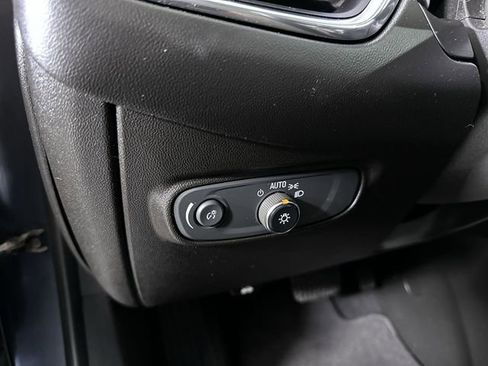 Used 2022 Chevrolet Equinox LT FWD image 18