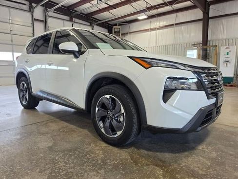 Used 2024 Nissan Rogue SV FWD image 7