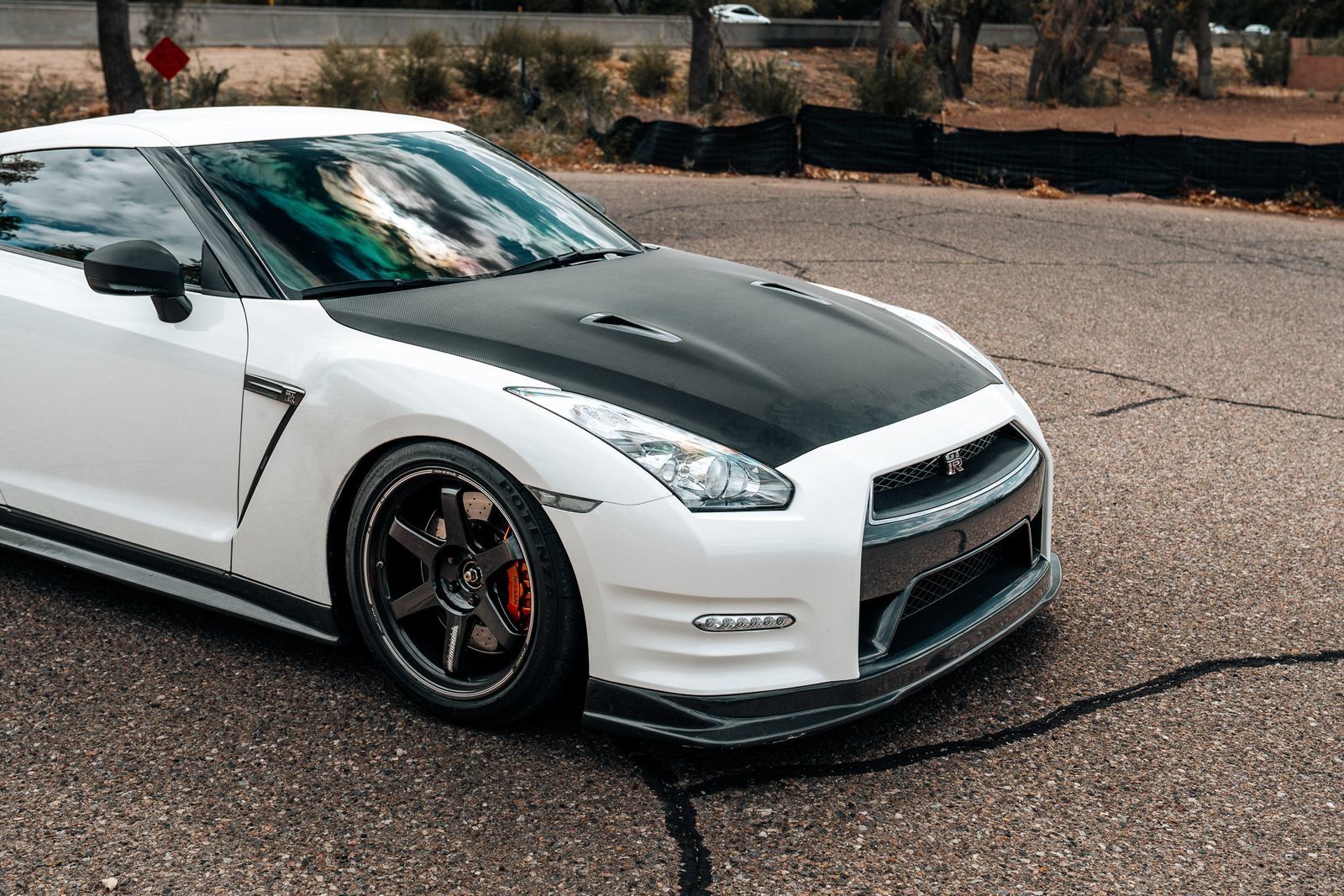 Used 2014 Nissan GT-R Black Edition AWD/4WD image 9