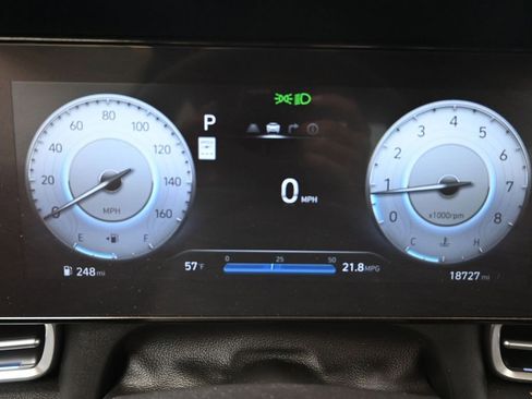 Used 2025 Hyundai Elantra SEL w/ Cargo Package image 30