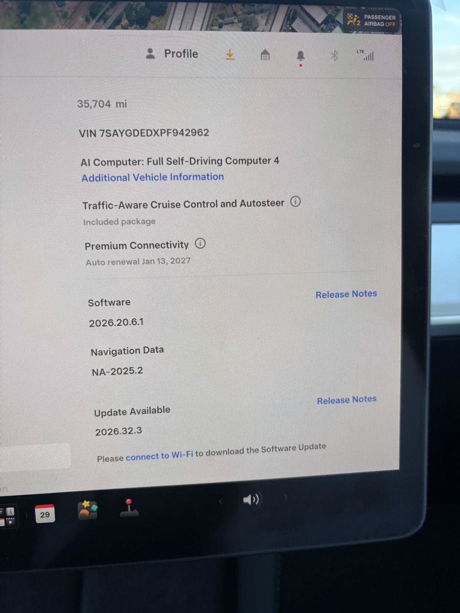 Used 2023 Tesla Model Y 2WD image 11
