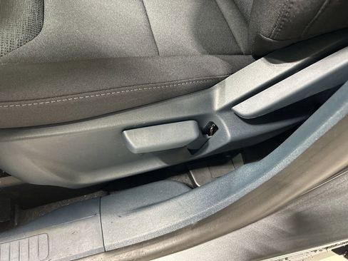 New 2025 Ford Maverick XL image 10