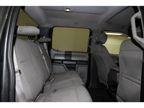 Used 2015 Ford F150 XLT image 18