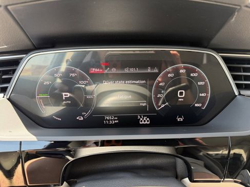 Used 2024 Audi Q8 e-tron Premium Plus w/ Premium Plus Package AWD/4WD image 19