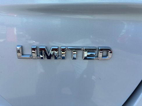 Used 2022 Toyota Prius Prime Limited image 34