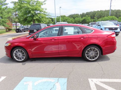 Used 2014 Ford Fusion SE w/ Equipment Group 202A FWD image 8
