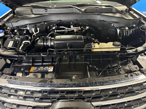 Used 2023 Ford Explorer XLT AWD/4WD image 22