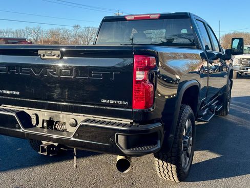 Used 2024 Chevrolet Silverado 2500 Custom w/ Custom Value Package image 6