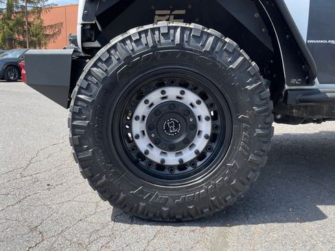 Used 2018 Jeep Wrangler Unlimited Sport AWD/4WD image 15