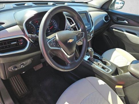 Used 2019 Chevrolet Equinox LT w/ Driver Convenience Package image 10