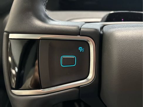 Used 2025 Ford Expedition Active RWD image 13
