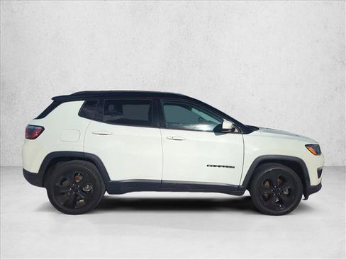 Used 2020 Jeep Compass Latitude image 4