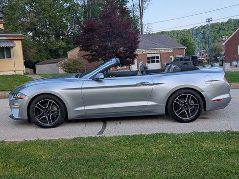 Used 2020 Ford Mustang Premium RWD image 18