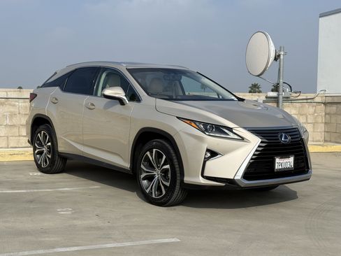 Used 2016 Lexus RX 450h FWD image 2