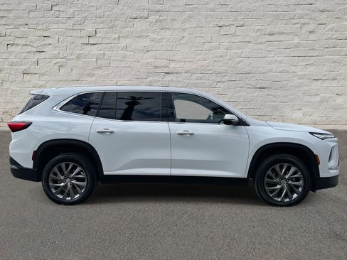 Used 2025 Buick Enclave Preferred image 6