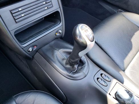 Used 2004 Porsche 911 Cabriolet image 10