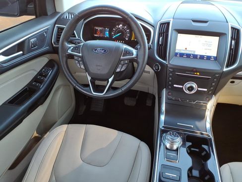 Used 2019 Ford Edge Titanium w/ Cold Weather Package image 18