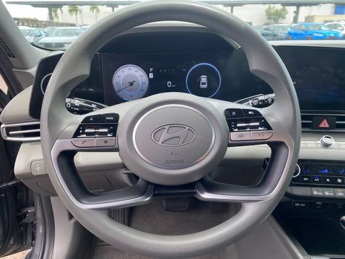 Certified 2024 Hyundai Elantra SEL FWD image 32