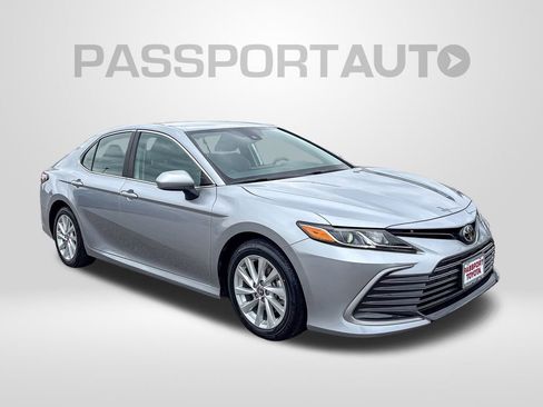 Used 2024 Toyota Camry LE image 10