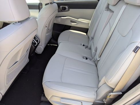 New 2026 Kia Sorento EX AWD/4WD image 17