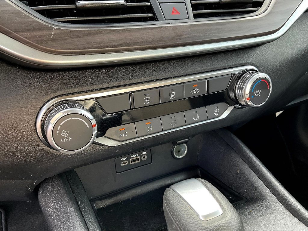 Used 2025 Nissan Altima 2.5 SV FWD image 7
