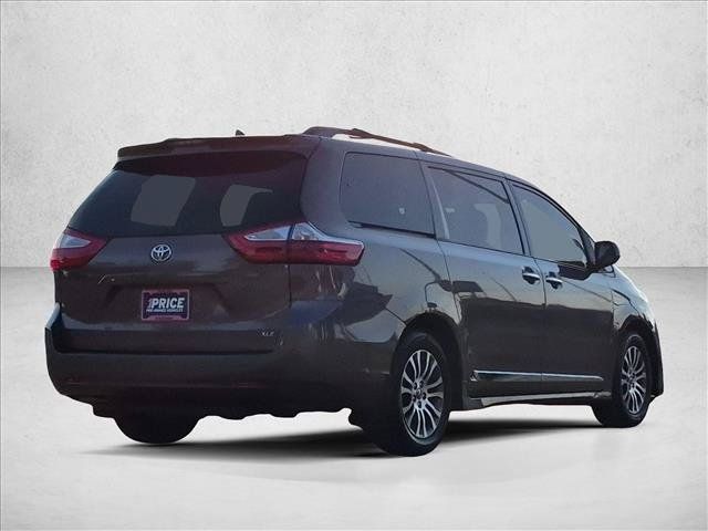 Used 2019 Toyota Sienna XLE Premium FWD image 5