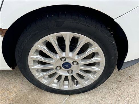 Used 2014 Ford Fiesta Titanium image 7