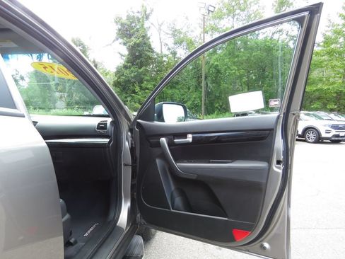 Used 2015 Kia Sorento LX AWD/4WD image 12