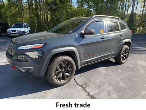 Used 2016 Jeep Cherokee Trailhawk image 1