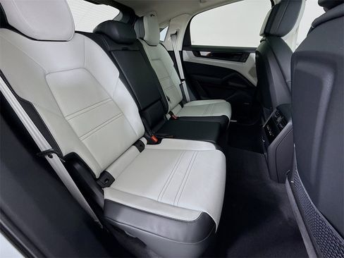 New 2026 Porsche Cayenne E-Hybrid Coupe image 29