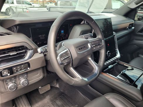 Used 2025 GMC Yukon XL Denali w/ Sun & Power Step Package AWD/4WD image 11