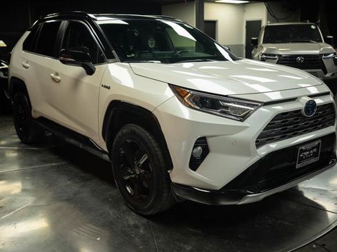 Used 2020 Toyota RAV4 XSE AWD/4WD image 5