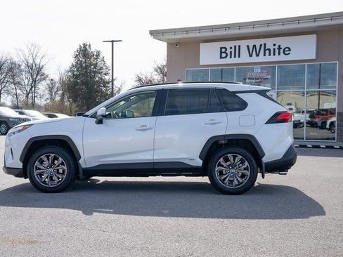 Used 2024 Toyota RAV4 XLE Premium image 3