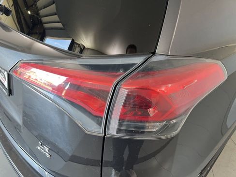Used 2016 Toyota RAV4 LE AWD/4WD image 41