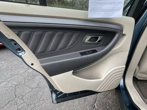 Used 2010 Ford Taurus SEL image 18