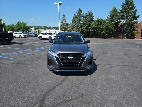Used 2025 Nissan Kicks Play S FWD image 2
