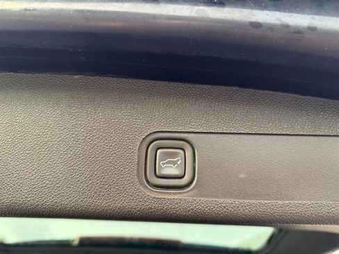 Used 2009 GMC Yukon XL Denali image 32