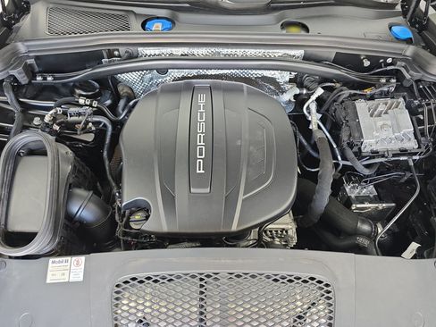 Used 2020 Porsche Macan AWD/4WD image 31