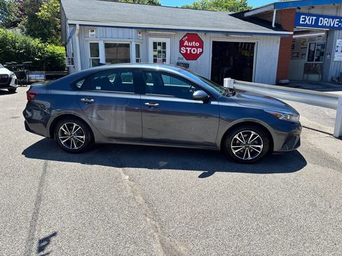 Used 2024 Kia Forte LXS FWD image 2