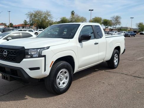 Used 2024 Nissan Frontier S w/ S Utility Package image 4