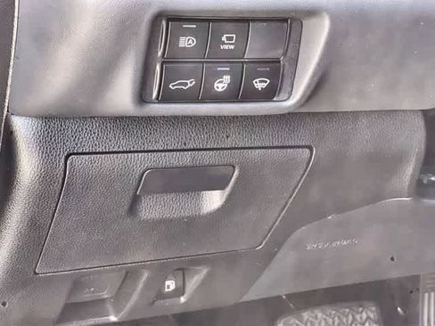 Used 2022 Toyota Highlander Platinum AWD/4WD image 29