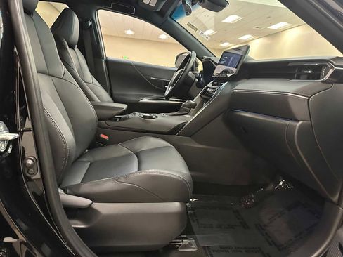 Certified 2024 Toyota Venza XLE AWD/4WD image 27