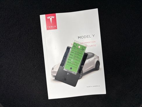 Used 2022 Tesla Model Y Performance image 23