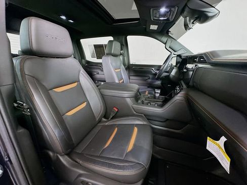 Used 2023 GMC Sierra 1500 AT4 w/ Technology Package AWD/4WD image 35