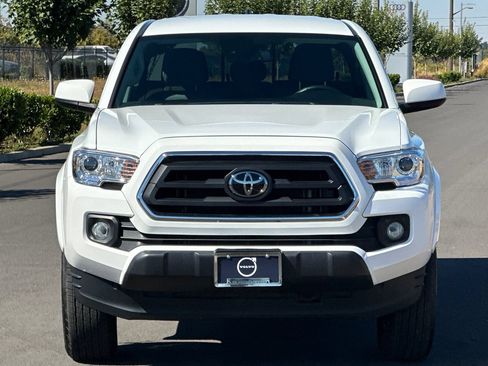 Used 2023 Toyota Tacoma SR5 AWD/4WD image 8